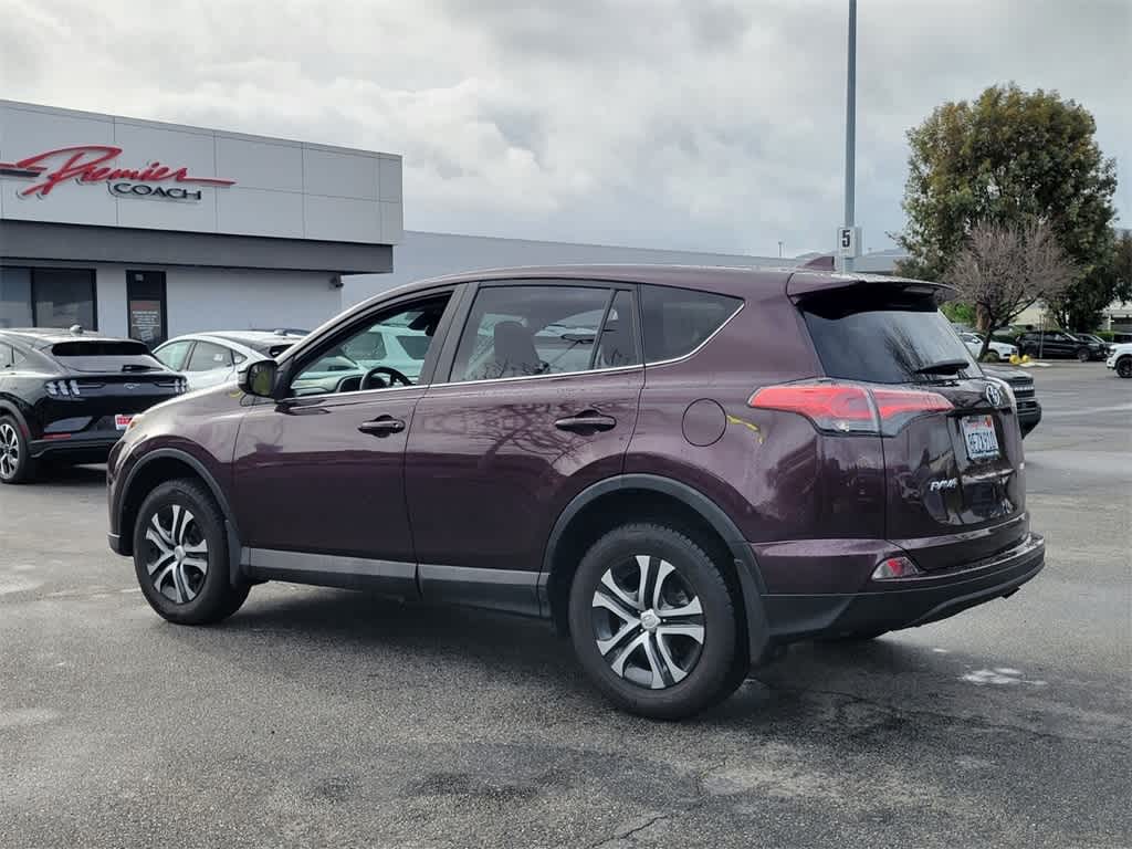 Thumbnail: 2018 Toyota RAV4 - 3