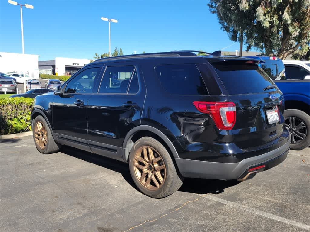 2017 Ford Explorer Sport photo 3