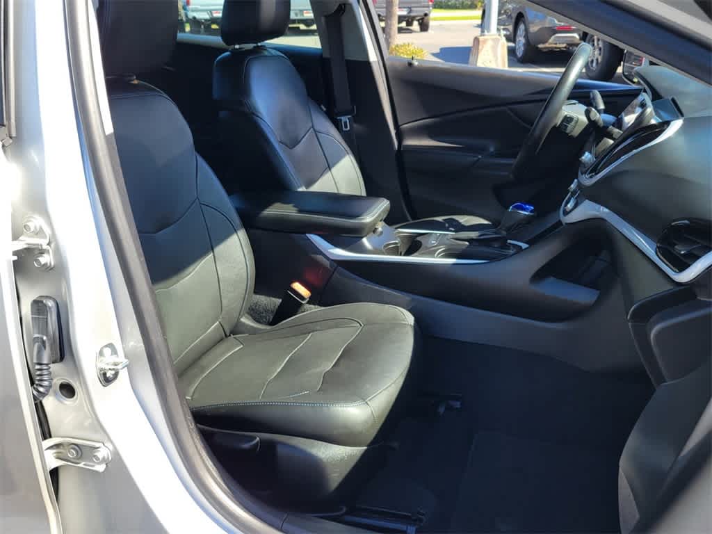 Thumbnail: 2017 Chevrolet Volt - 15