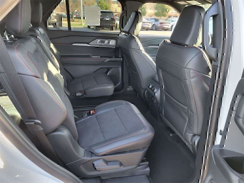 2026 Ford Explorer ST - Photo 12
