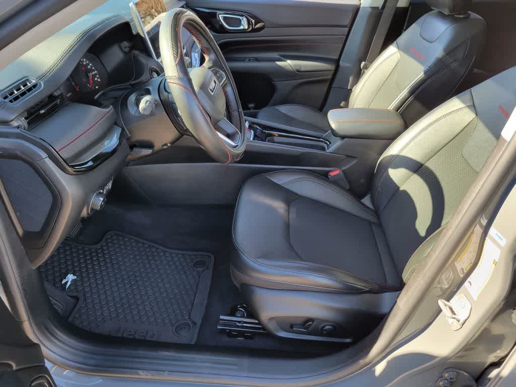 Thumbnail: 2022 Jeep Compass - 12