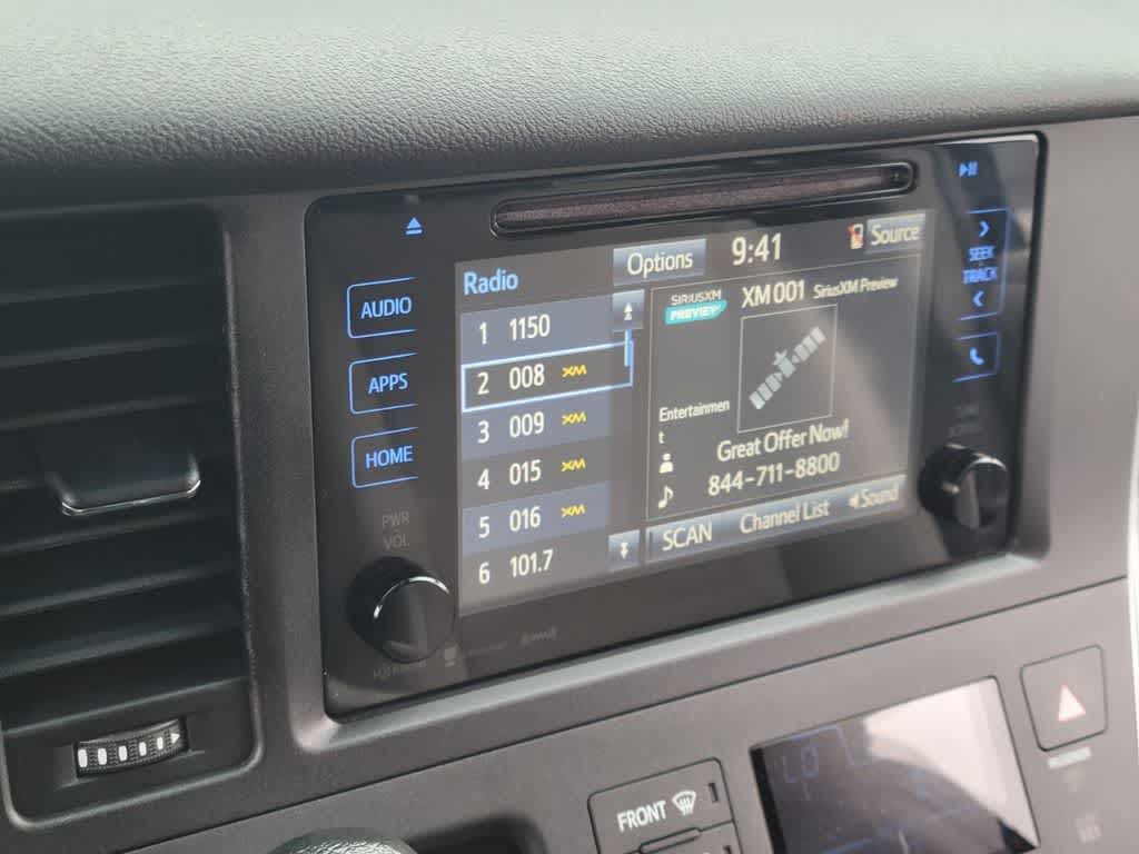 Thumbnail: 2017 Toyota Sienna - 22