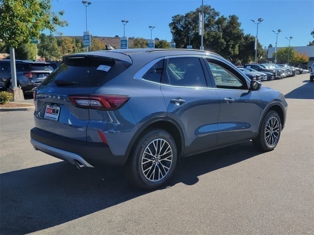 Thumbnail: 2025 Ford Escape - 6