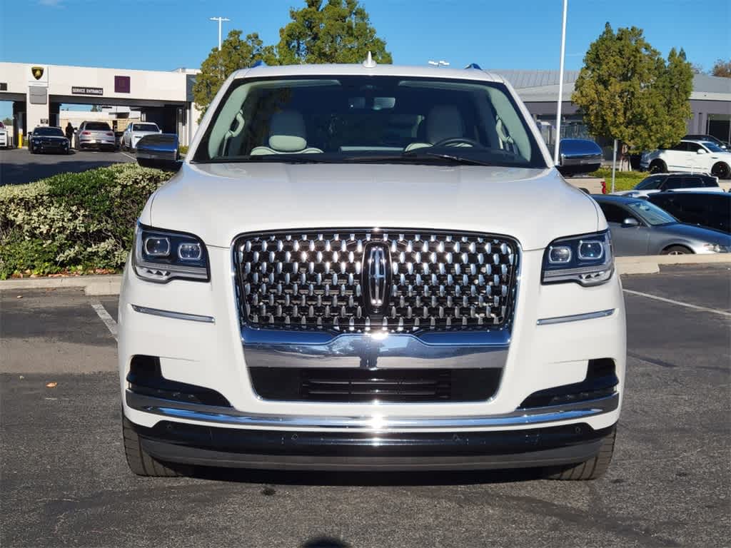 Thumbnail: 2022 Lincoln Navigator - 9