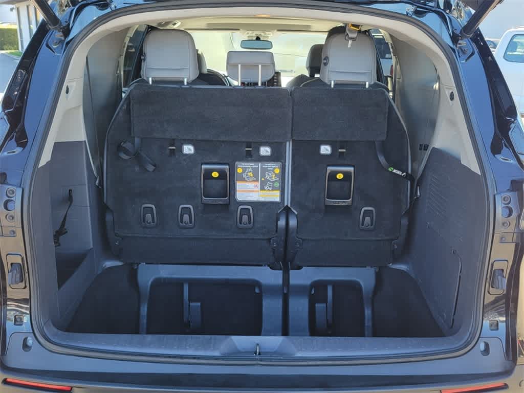 Thumbnail: 2021 Toyota Sienna - 12