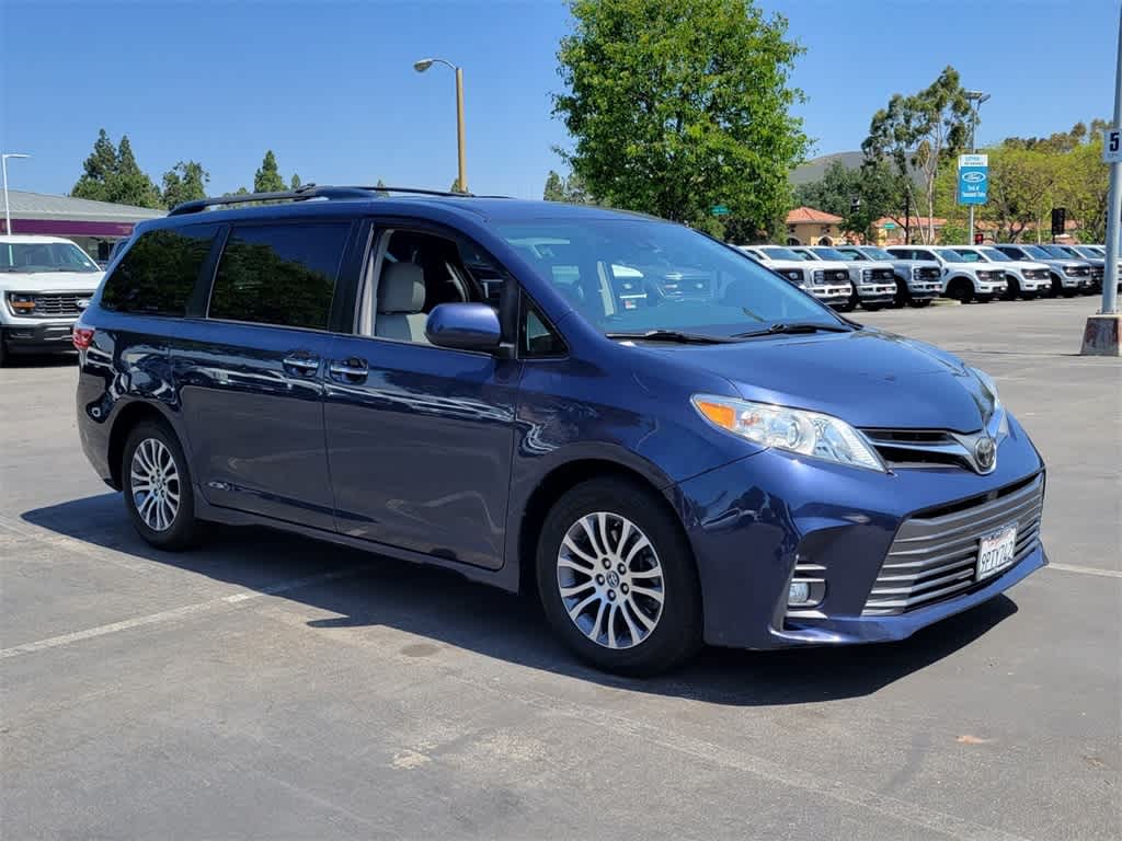 2018 Toyota Sienna XLE 7