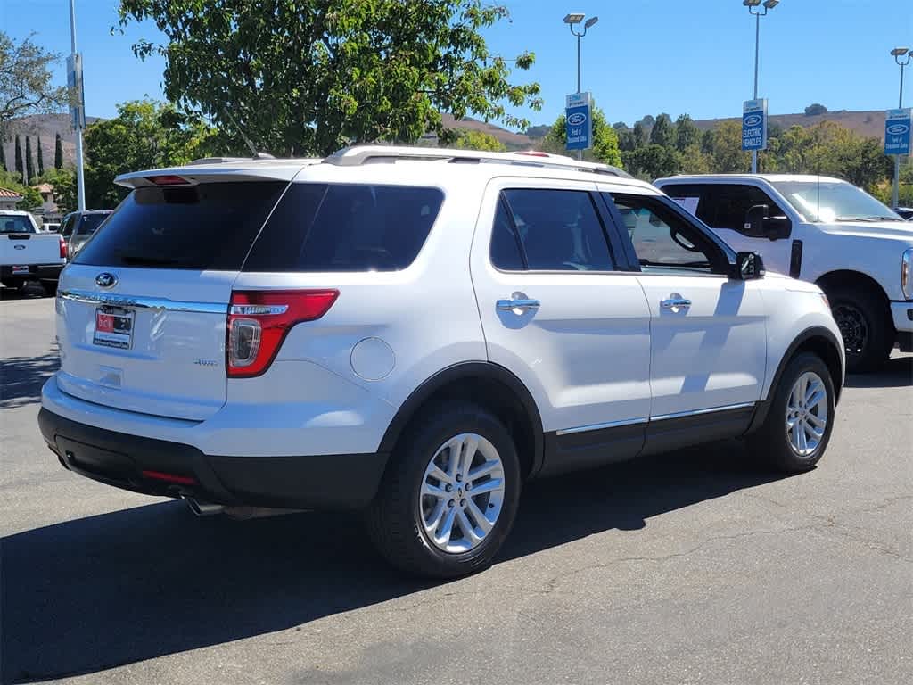 Thumbnail: 2015 Ford Explorer - 7