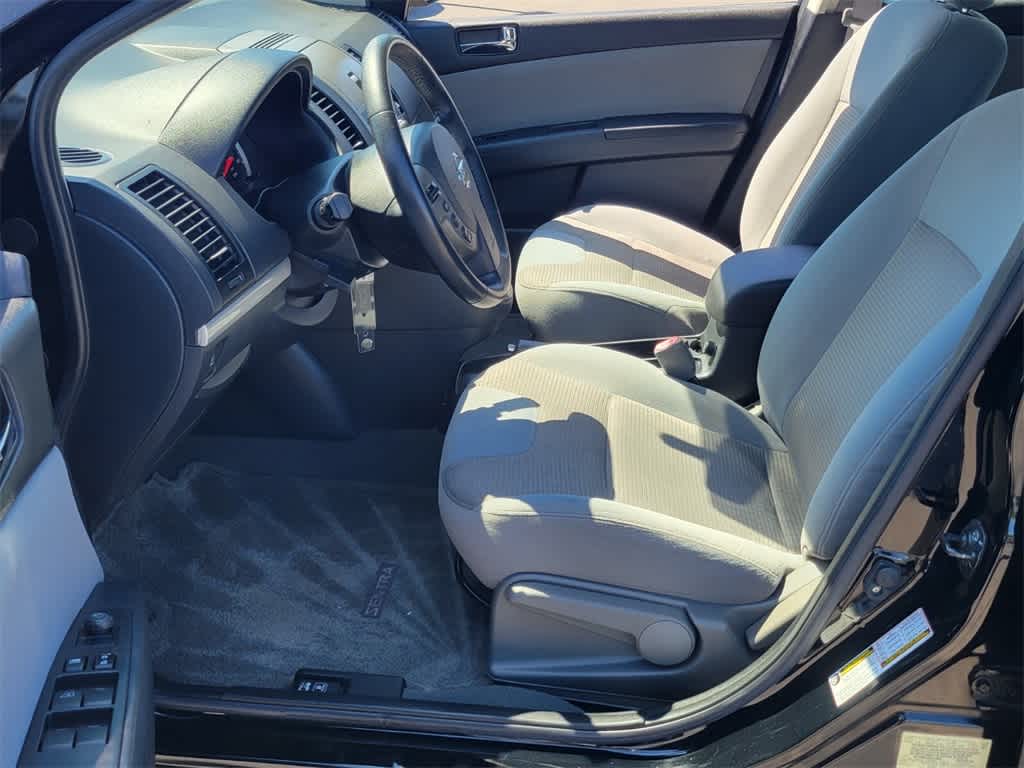 Thumbnail: 2011 Nissan Sentra - 10