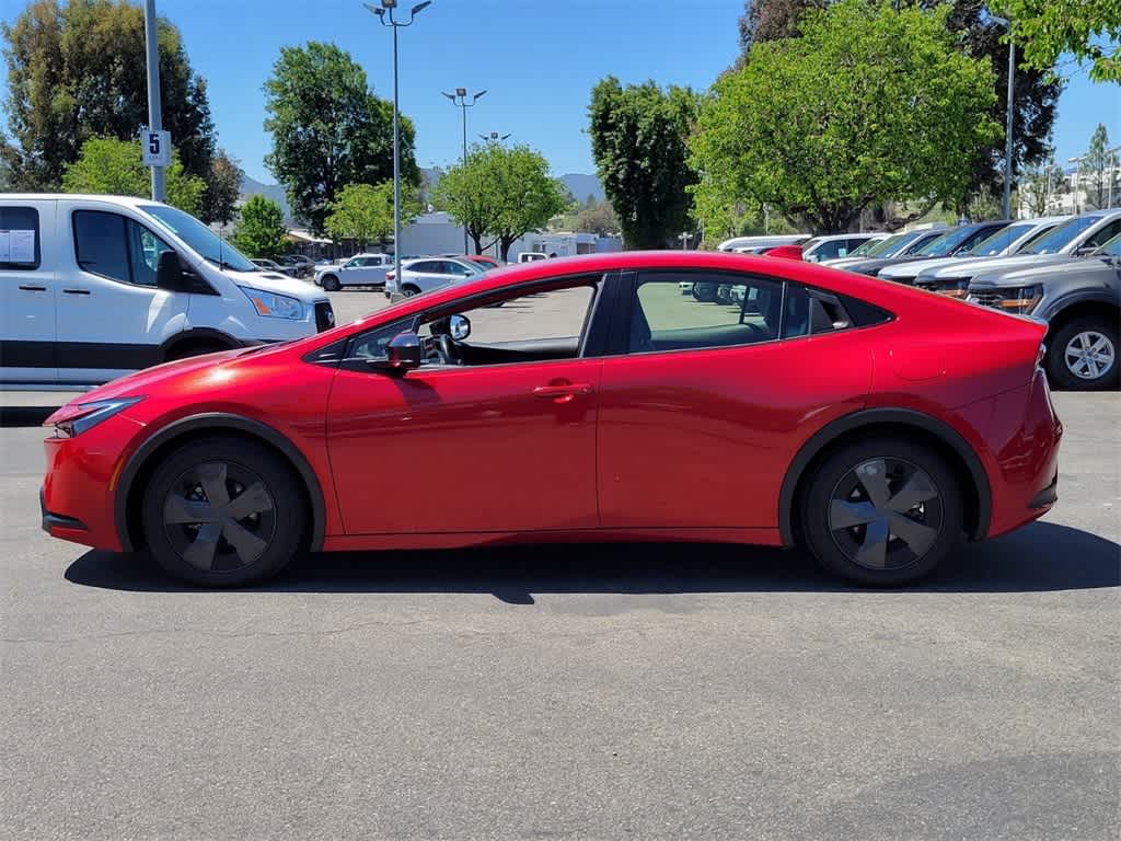 2023 Toyota Prius LE 2