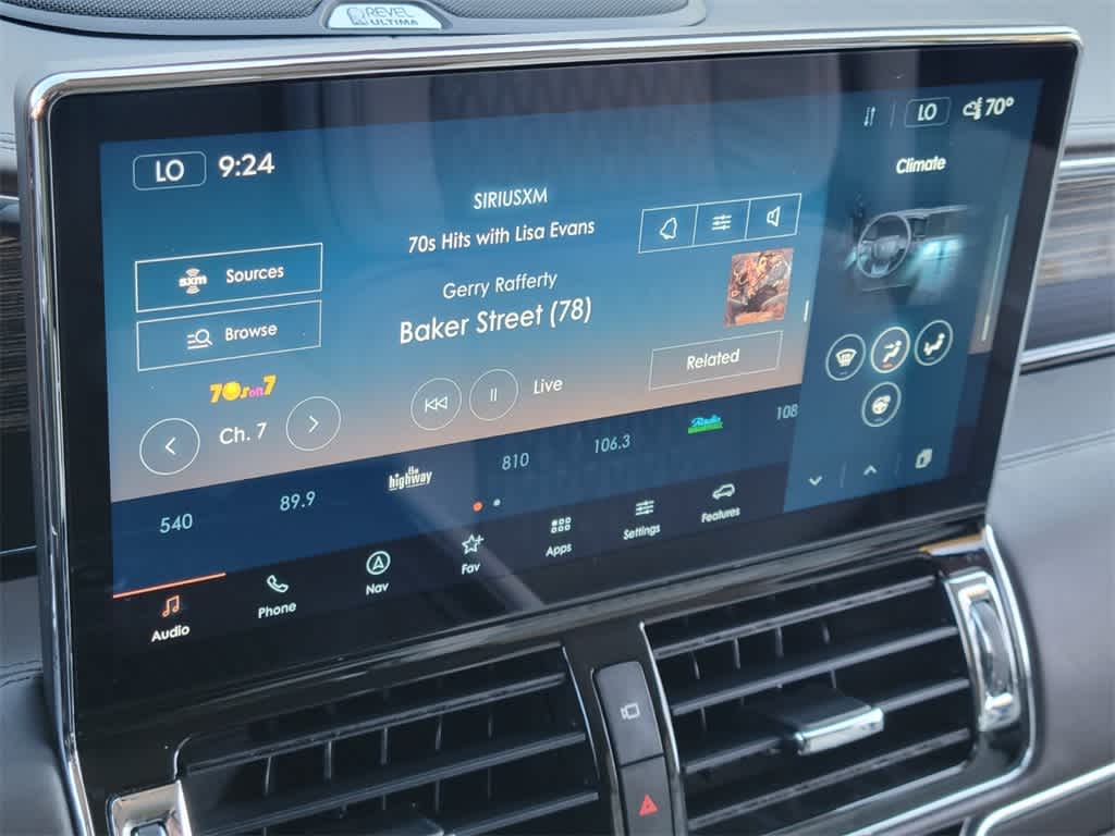 Thumbnail: 2022 Lincoln Navigator - 22