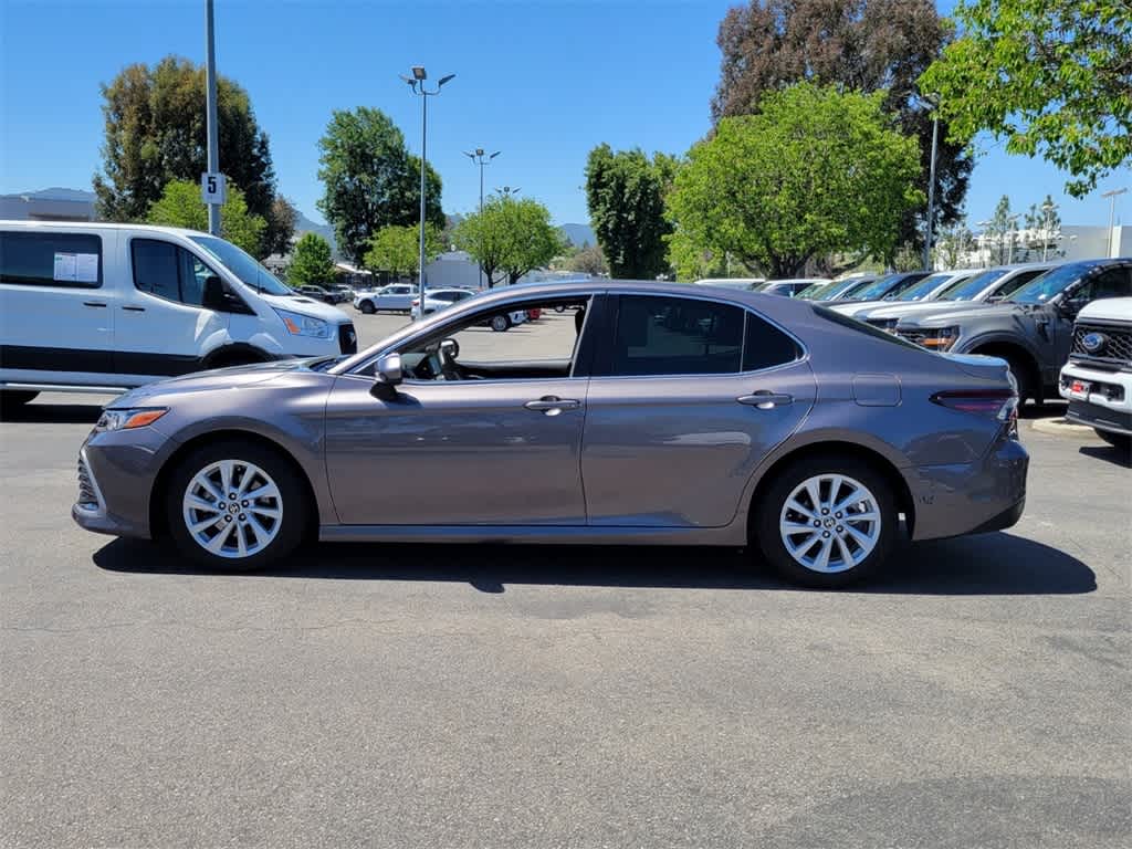 2022 Toyota Camry LE 2