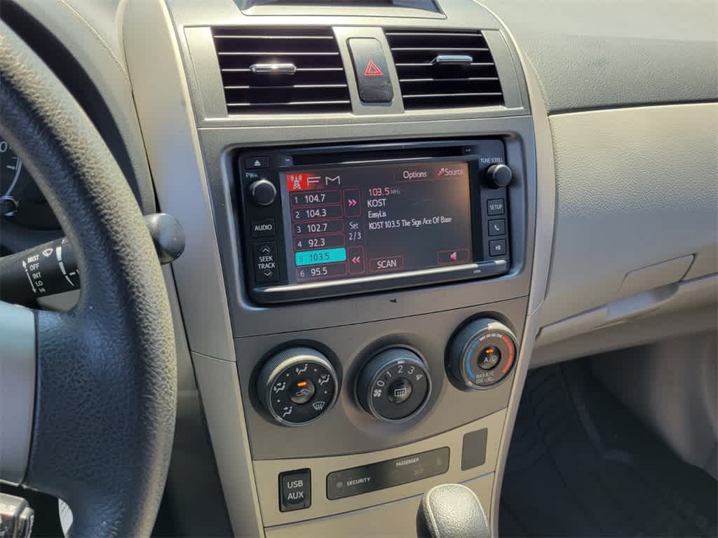 Thumbnail: 2013 Toyota Corolla - 20
