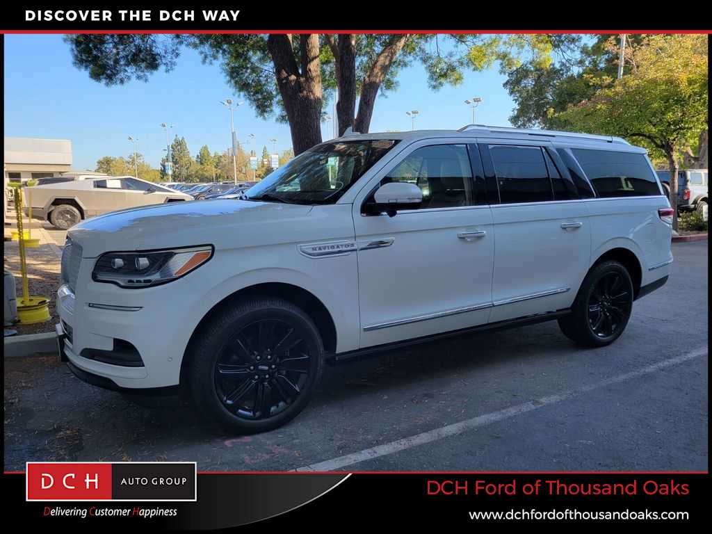 Thumbnail: 2022 Lincoln Navigator - 1