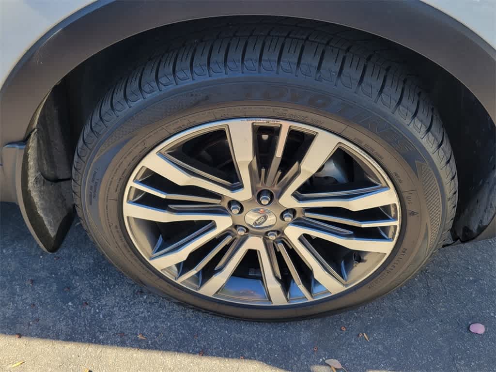 Thumbnail: 2016 Ford Explorer - 10