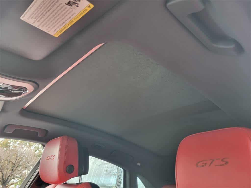 Thumbnail: 2017 Porsche Macan - 18