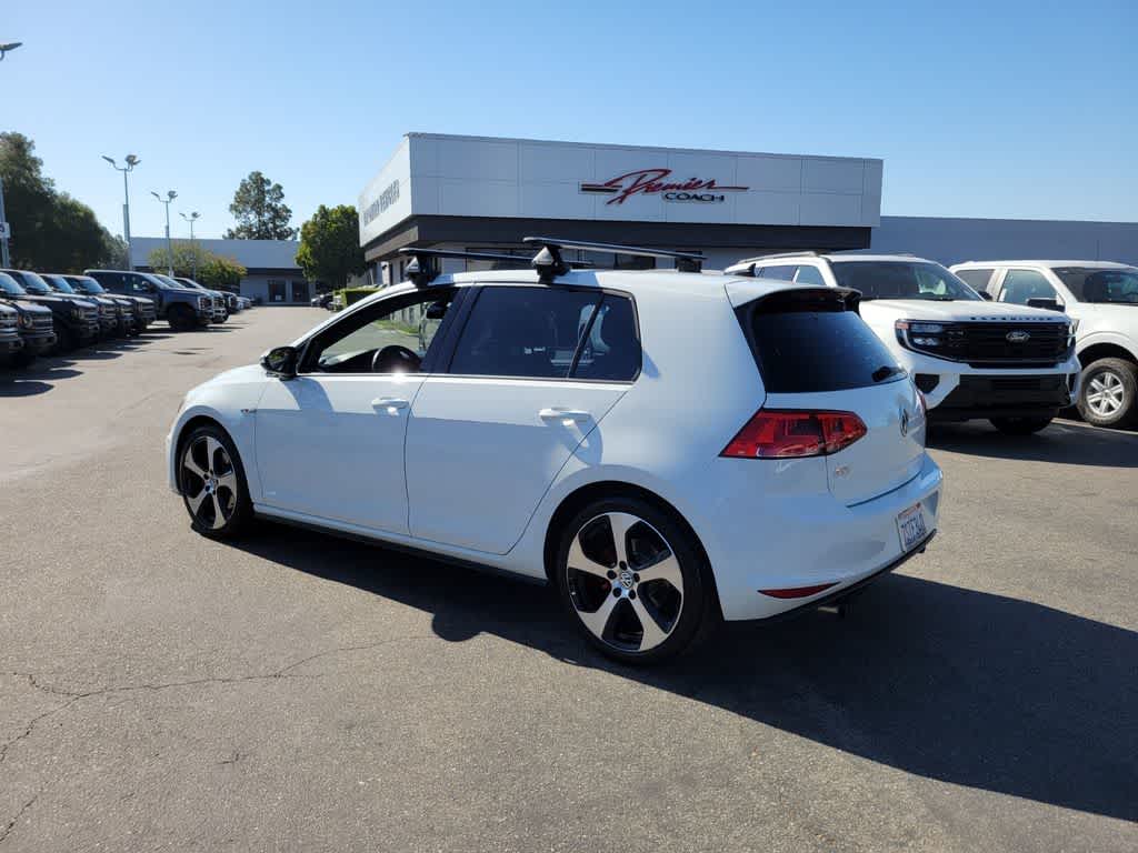 Thumbnail: 2016 Volkswagen Golf - 3