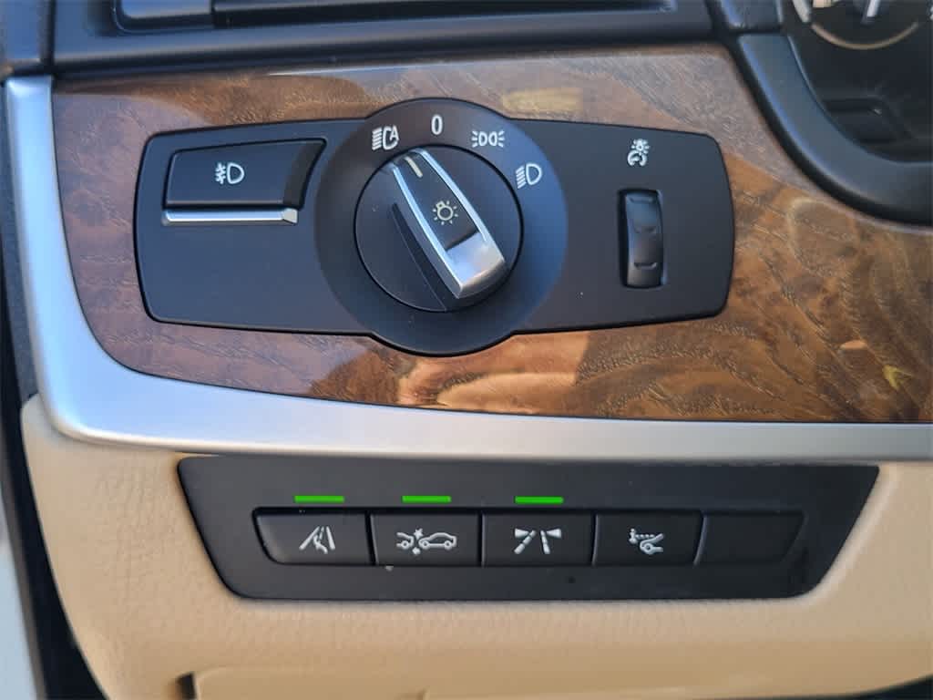 Thumbnail: 2013 BMW 5 Series - 20