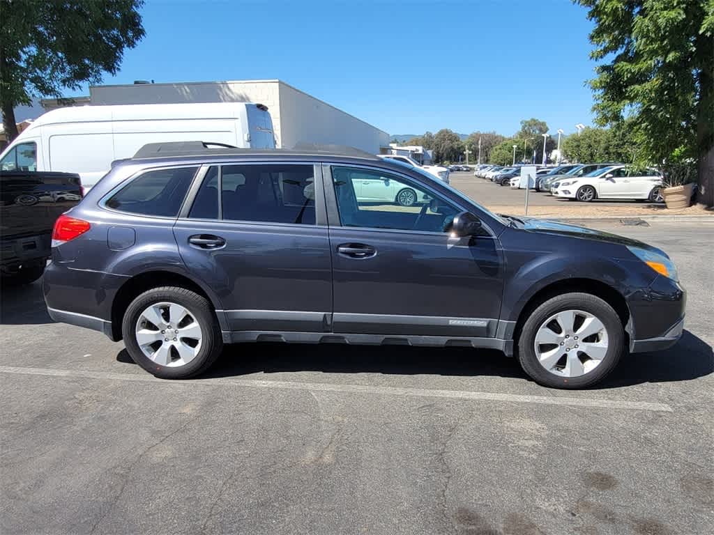 2011 Subaru Outback 2.5i Limited 10