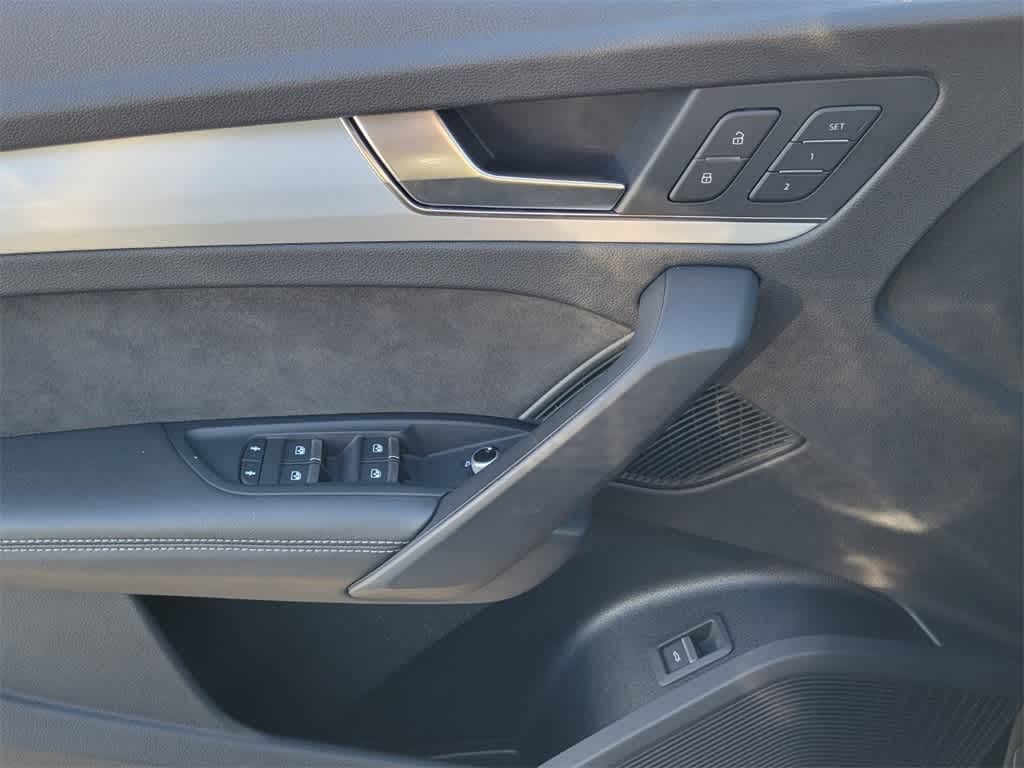 Thumbnail: 2020 Audi SQ5 - 19