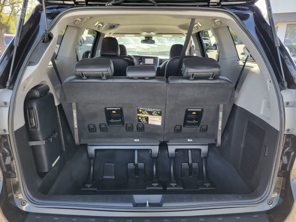 Thumbnail: 2020 Toyota Sienna - 13