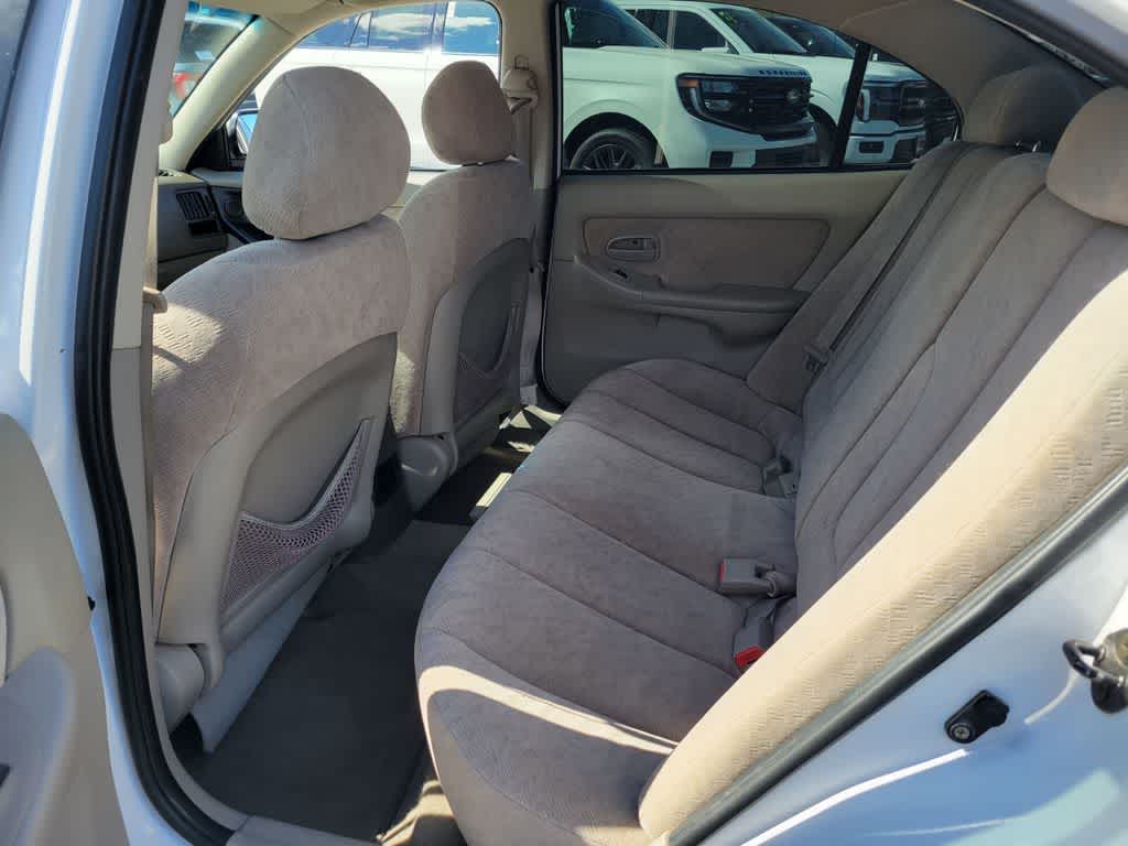 Thumbnail: 2004 Hyundai Elantra - 13