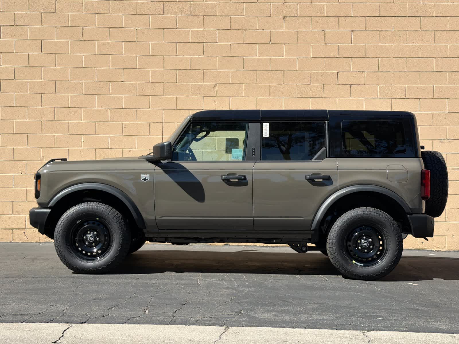 Thumbnail: 2026 Ford Bronco - 5