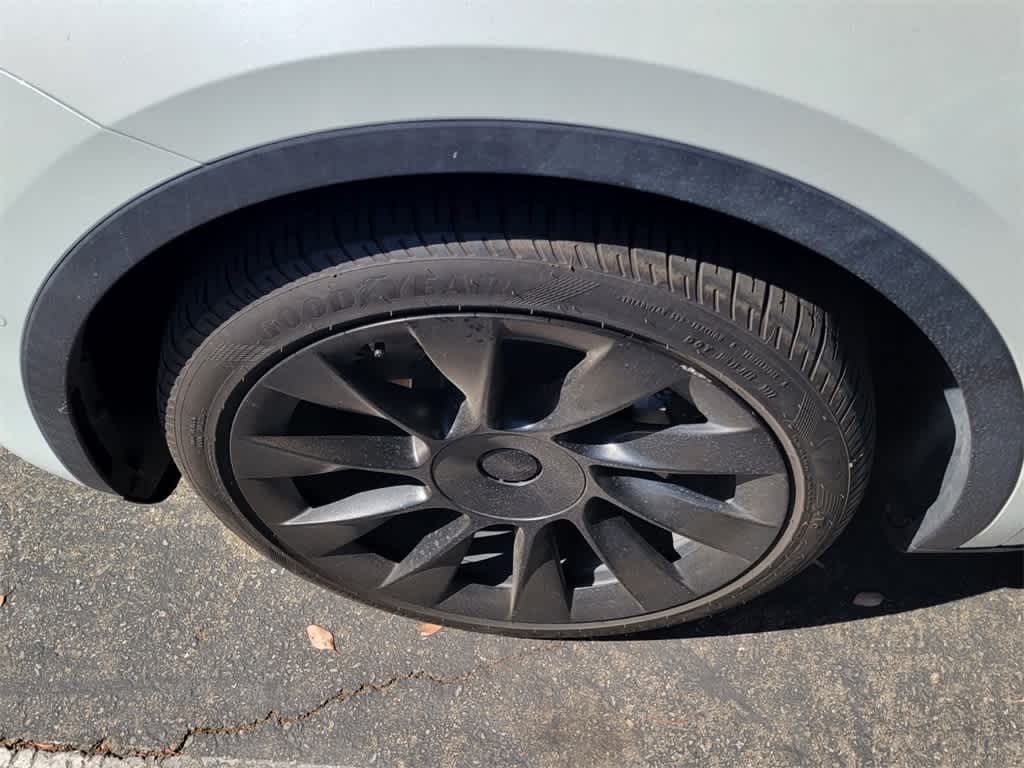 Used 2021 Tesla Model Y Long Range with VIN 5YJYGDEE9MF141439 for sale in Thousand Oaks, CA