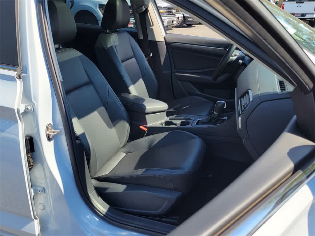 Thumbnail: 2019 Volkswagen Jetta - 14