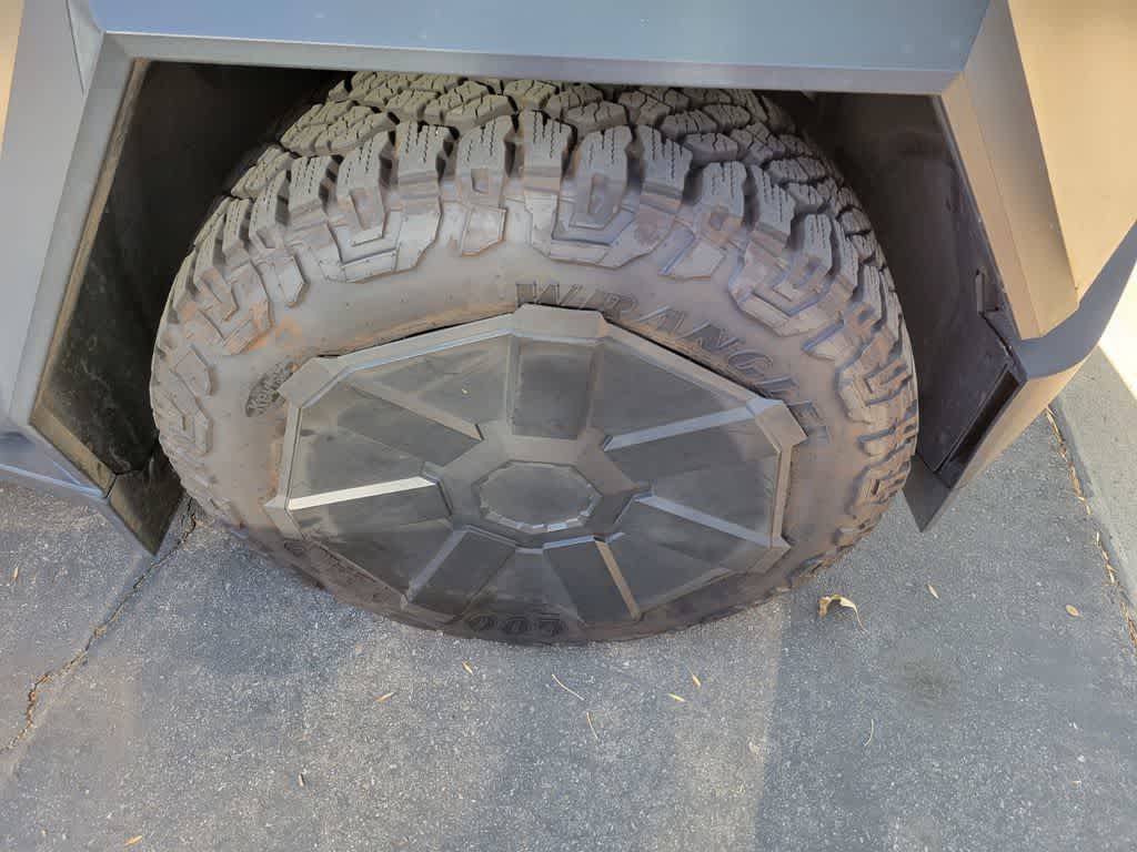 Thumbnail: 2024 Tesla Cybertruck - 9