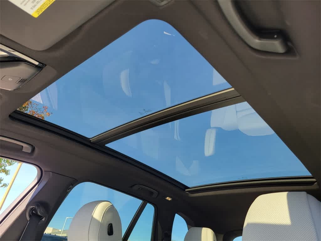 Thumbnail: 2023 BMW X5 - 16