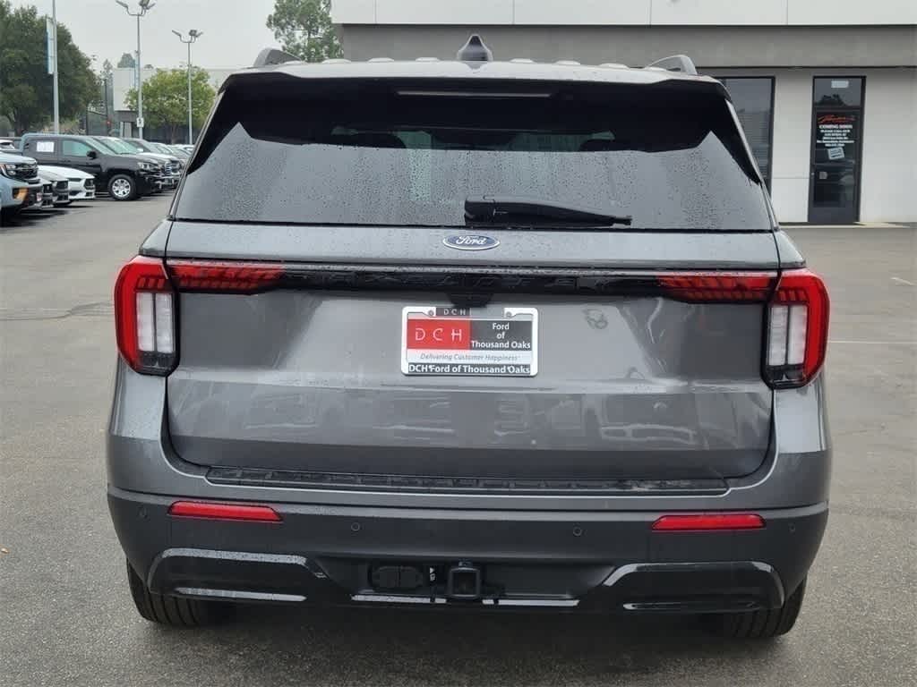 2025 Ford Explorer ST-Line photo 3