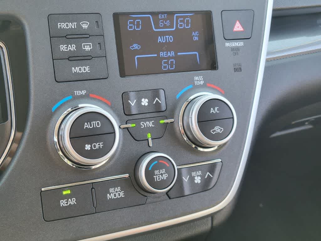 Thumbnail: 2020 Toyota Sienna - 23