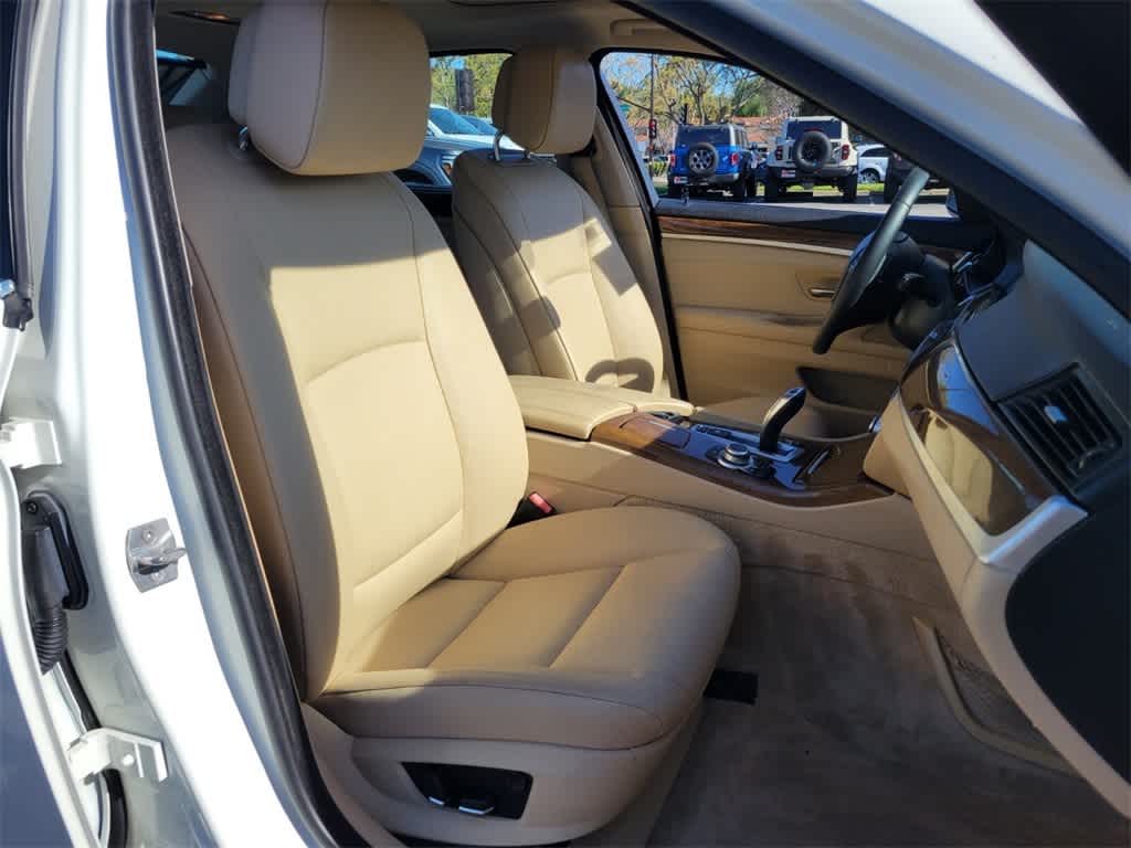 Thumbnail: 2013 BMW 5 Series - 16