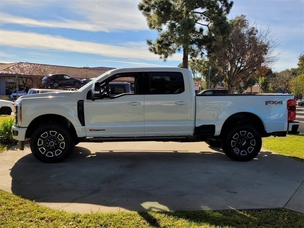 2025 Ford F-250 Platinum photo 2