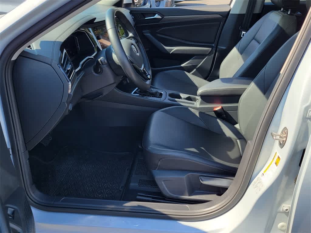 Thumbnail: 2019 Volkswagen Jetta - 9