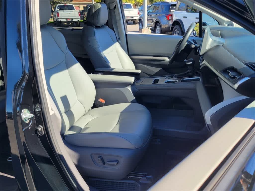 Thumbnail: 2021 Toyota Sienna - 14