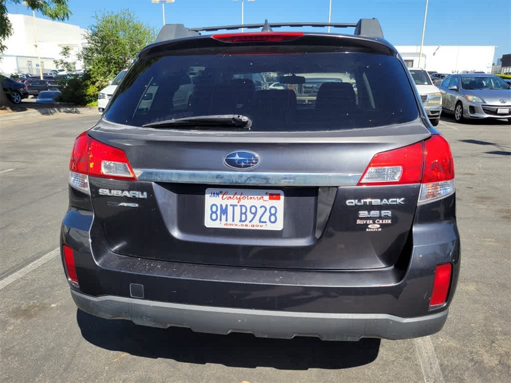 2011 Subaru Outback 2.5i Limited 7