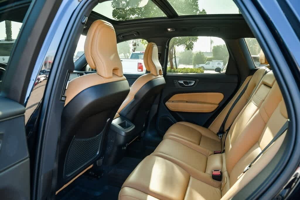 Thumbnail: 2019 Volvo XC60 - 19