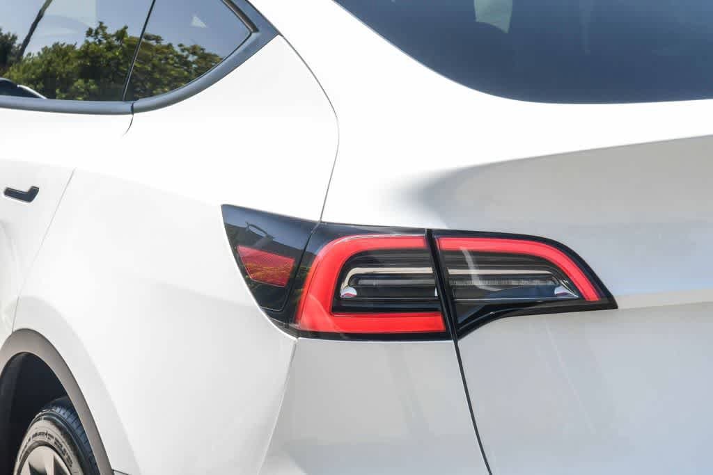 2022 Tesla Model Y Long Range photo 6