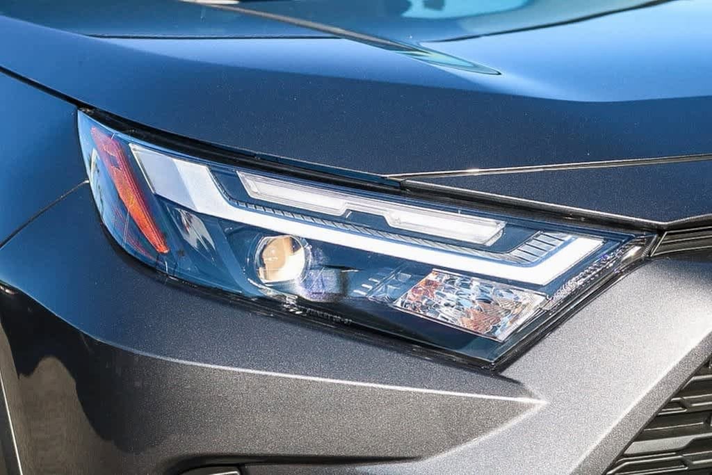 New 2025 Toyota RAV4 XLE SUV