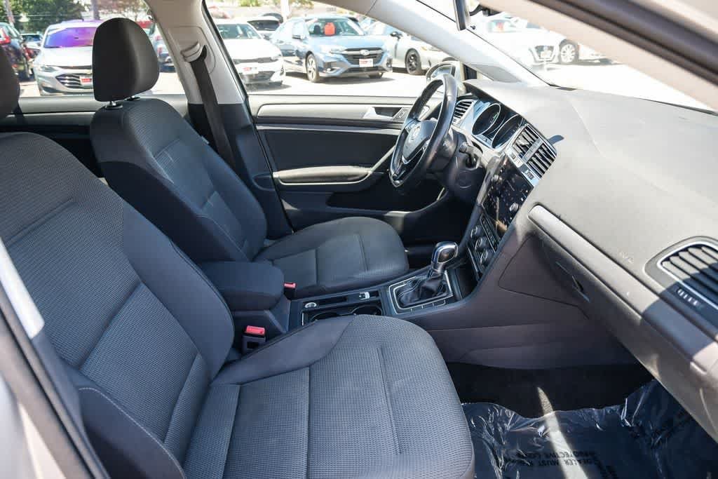 Thumbnail: 2019 Volkswagen e-Golf - 15