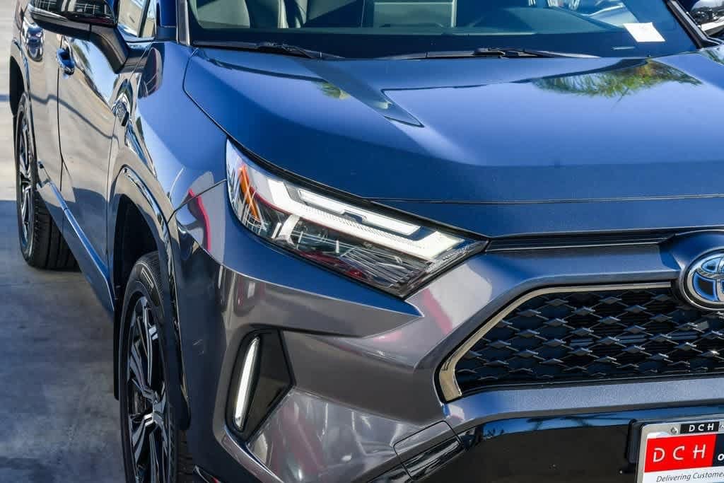 Thumbnail: 2022 Toyota RAV4 - 4