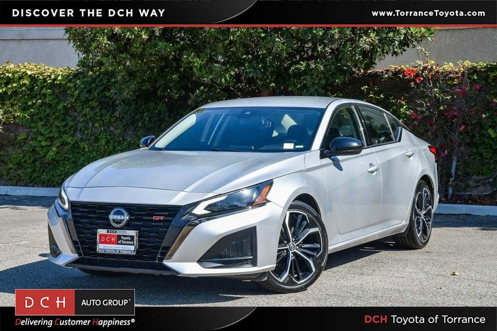 Used 2023 Nissan Altima 2.5 SR Car
