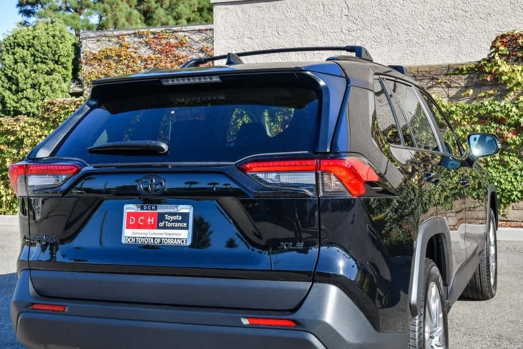 Thumbnail: 2025 Toyota RAV4 - 9