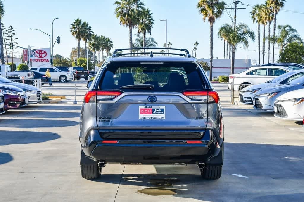 Thumbnail: 2022 Toyota RAV4 - 8