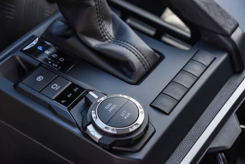 2026 Toyota Tacoma SR5 - Photo 21
