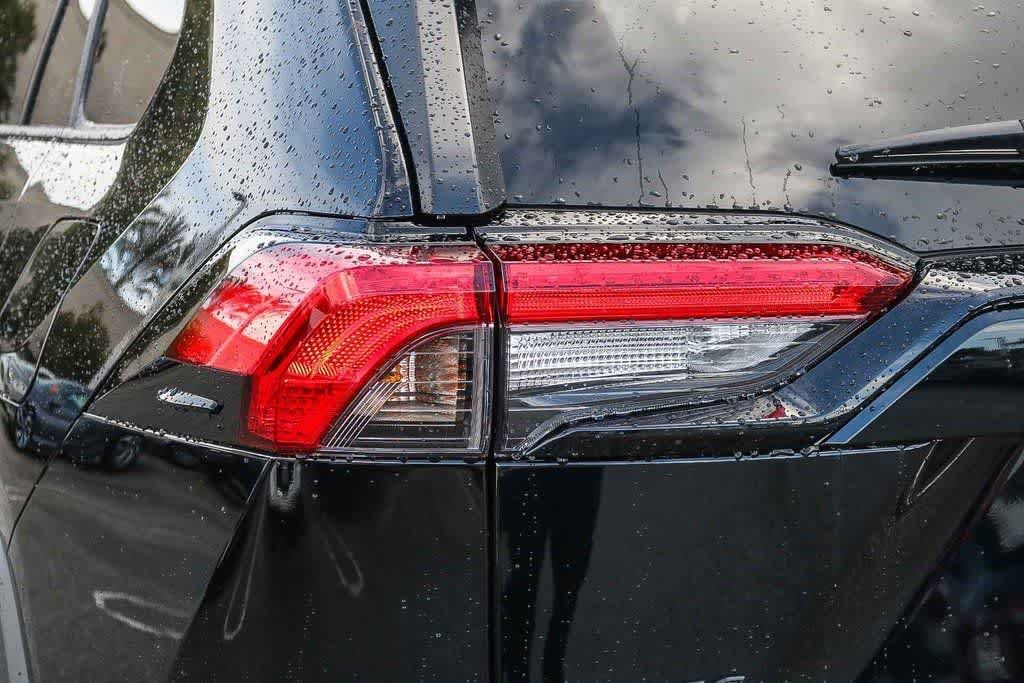 Thumbnail: 2025 Toyota RAV4 - 9