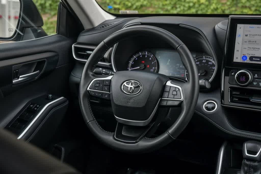 2024 Toyota Highlander XLE 12