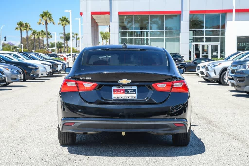 2018 Chevrolet Malibu LS photo 3