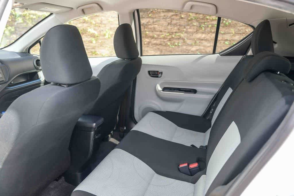 Thumbnail: 2013 Toyota Prius c - 19